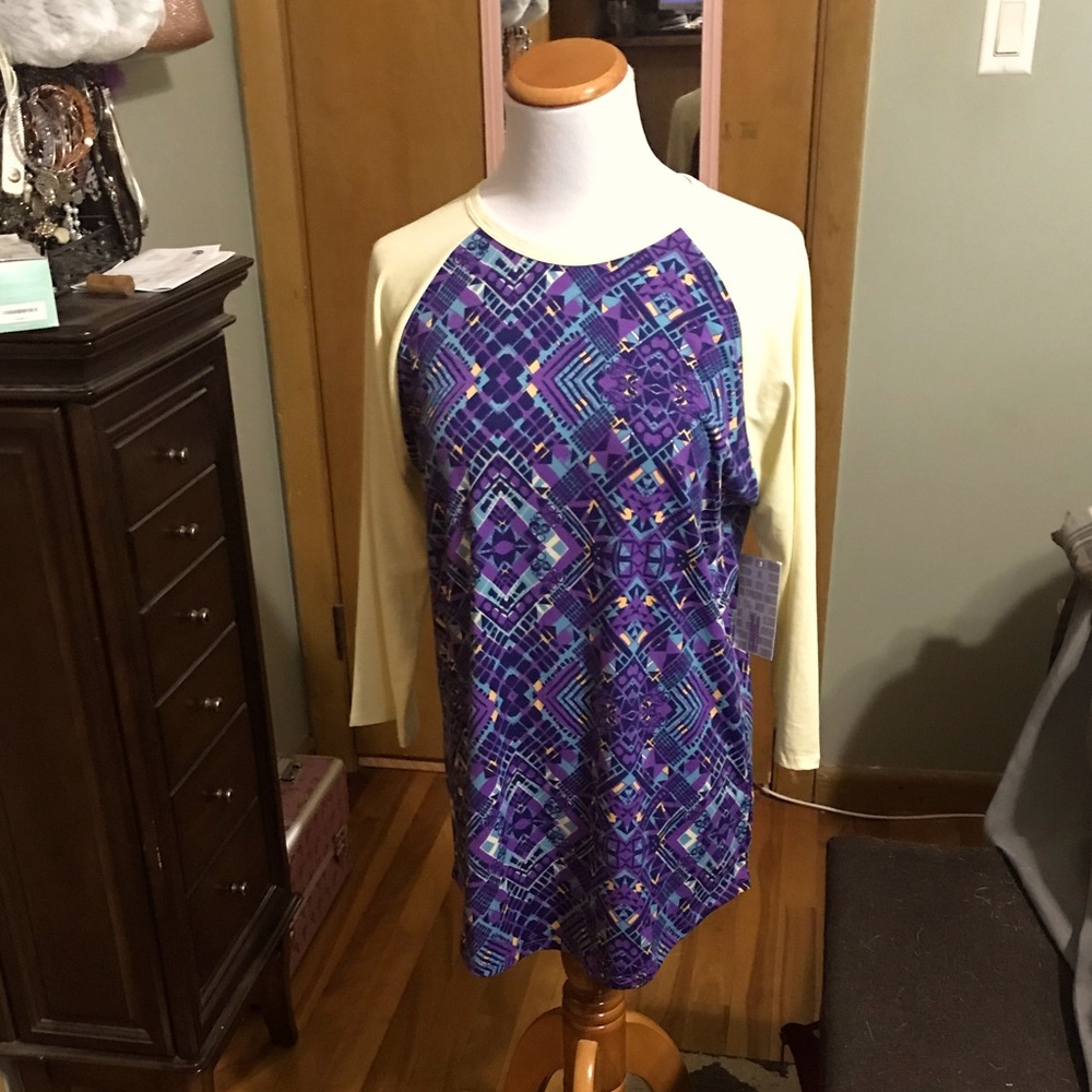 Lularoe Randy tee